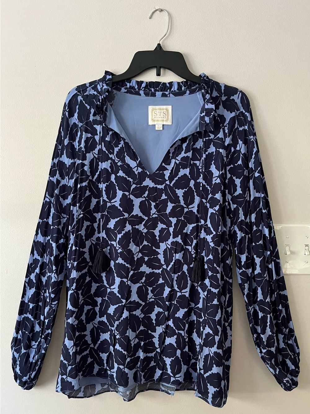 Sail to Sable Blue Leaf Print Long Sleeve Tassel Blouse L EUC